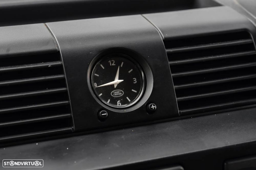 Land Rover Defender - 16