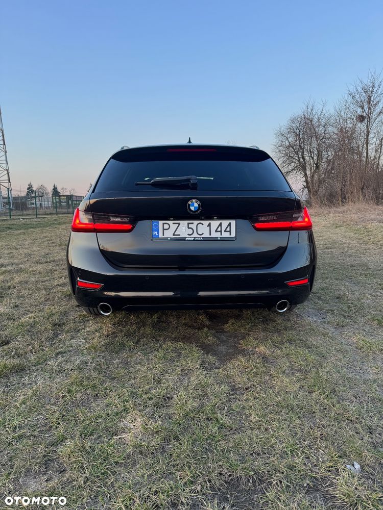 BMW Seria 3 320d Sport Line - 9
