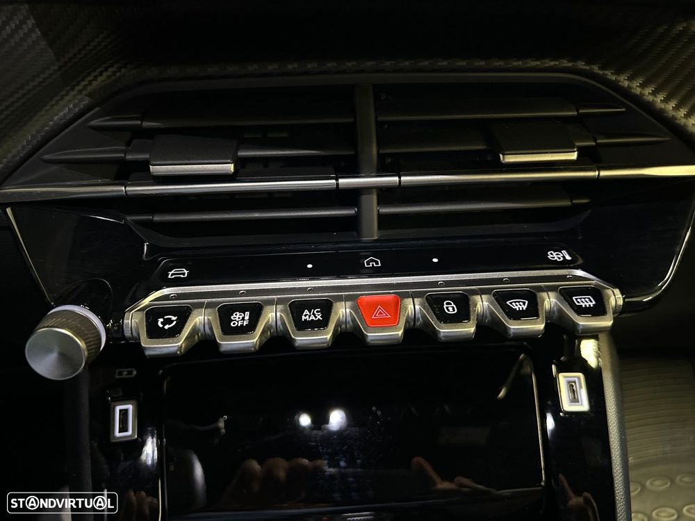 Peugeot 2008 1.2 Hybrid Allure e-DCS6 - 29