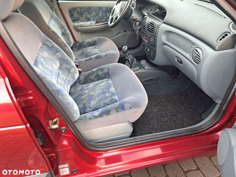 Renault Megane 2.0 RT - 9