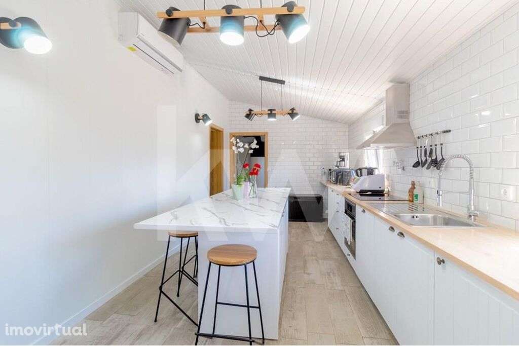 Moradia T2 completamente remodelada em Serzedo - Grande imagem: 3/28