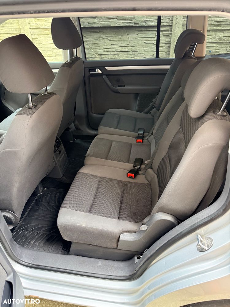 Volkswagen Touran 1.6 TDI DSG Trendline - 22
