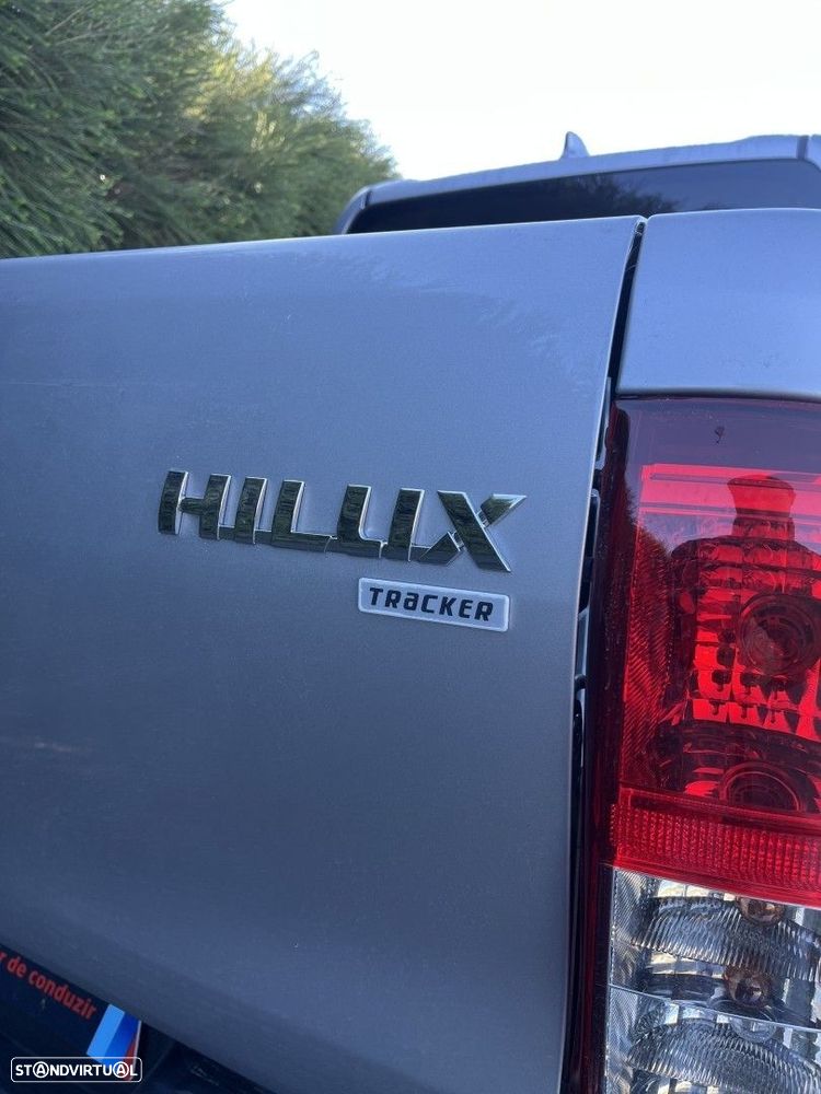 Toyota Hilux 2.4 D-4D 4WD CD CM Aut. - 6