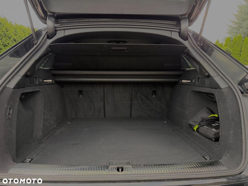 Audi A4 Avant 40 TDI quattro S tronic S line - 40