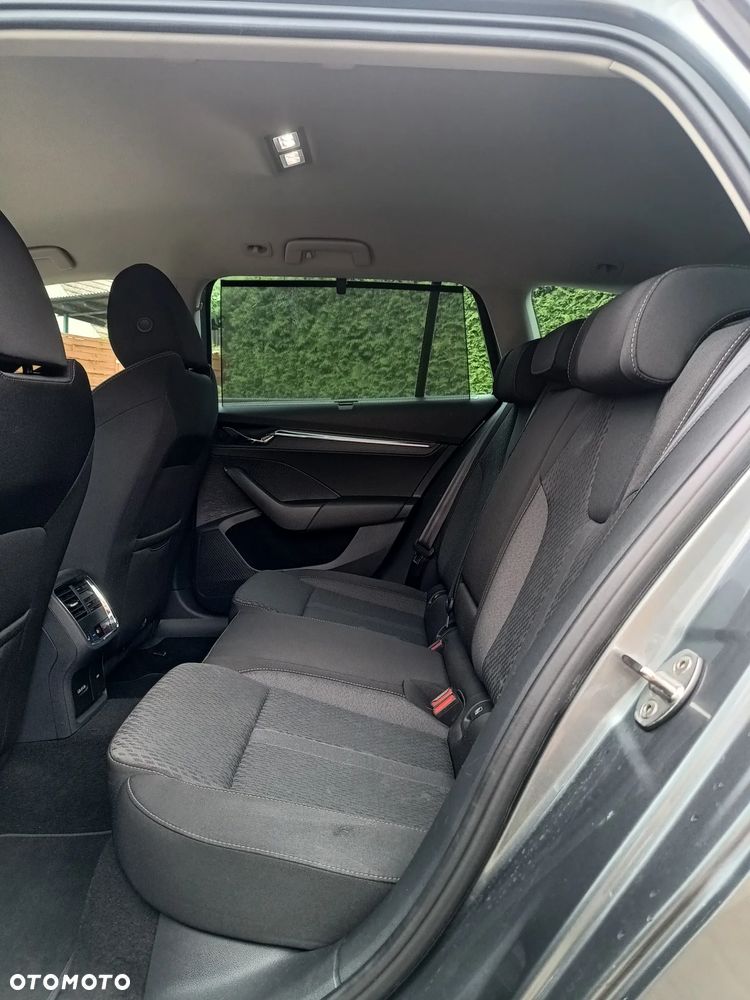 Skoda Octavia 2.0 TDI DSG Selection - 20