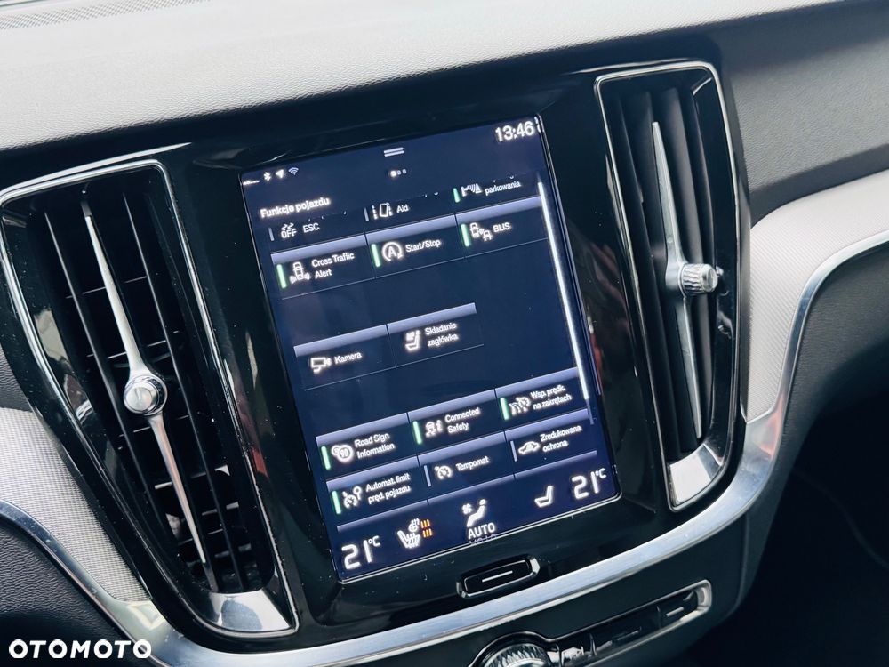 Volvo V60 D4 AWD R-Design - 33