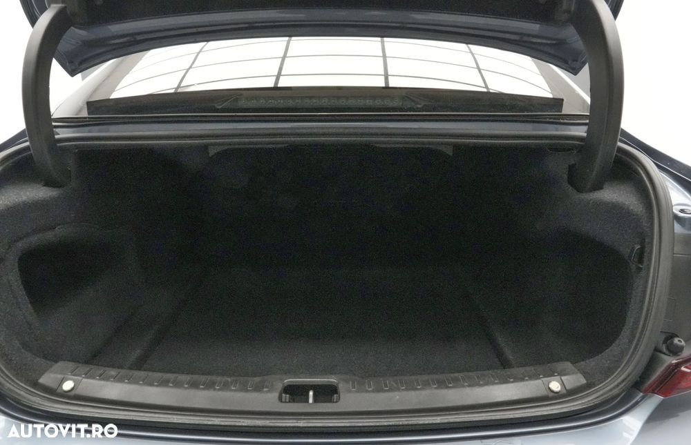 Volvo S90 D3 Geartronic Momentum Pro - 23