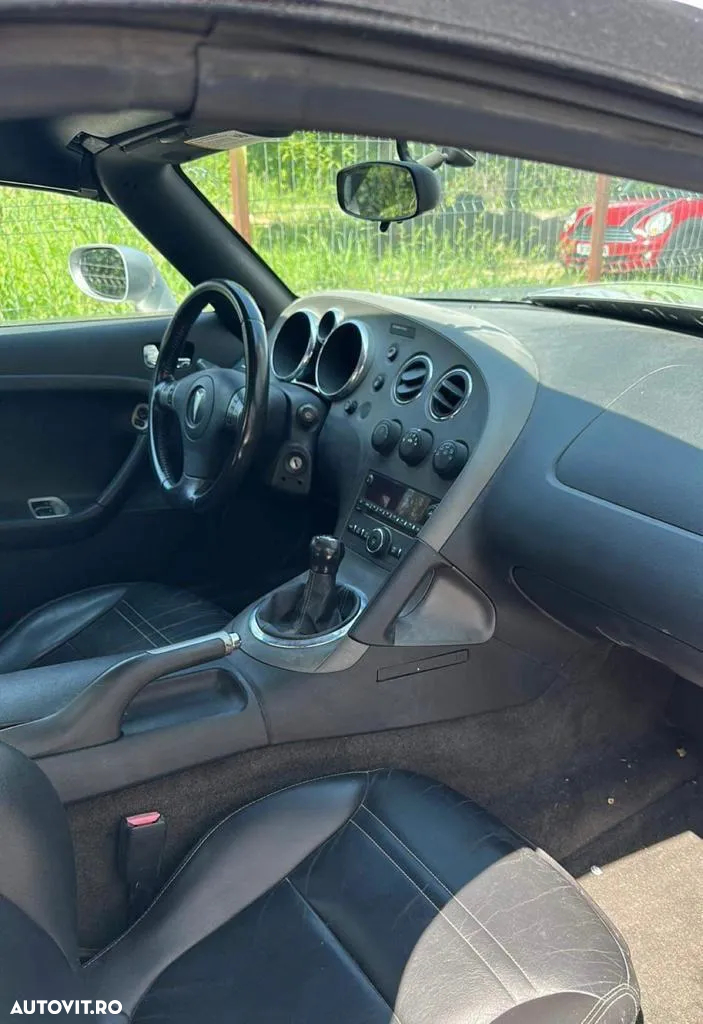 Pontiac Solstice - 11