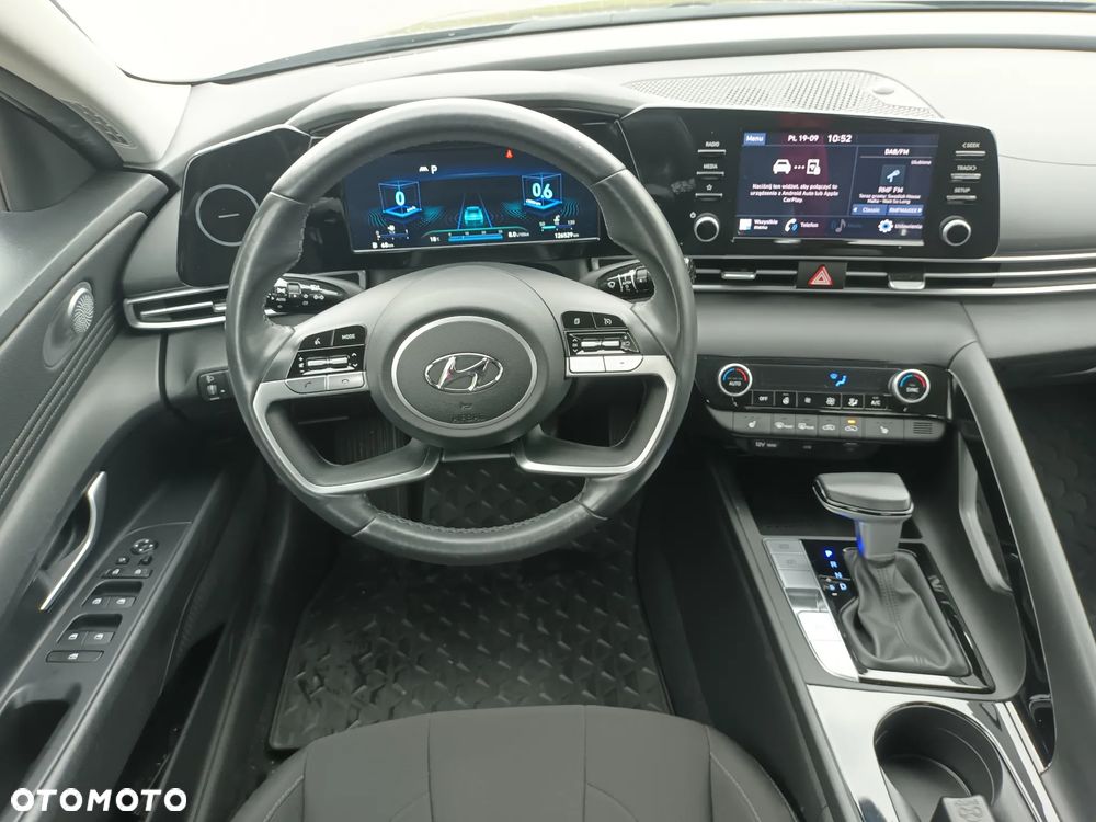 Hyundai Elantra 1.6 Smart CVT - 33