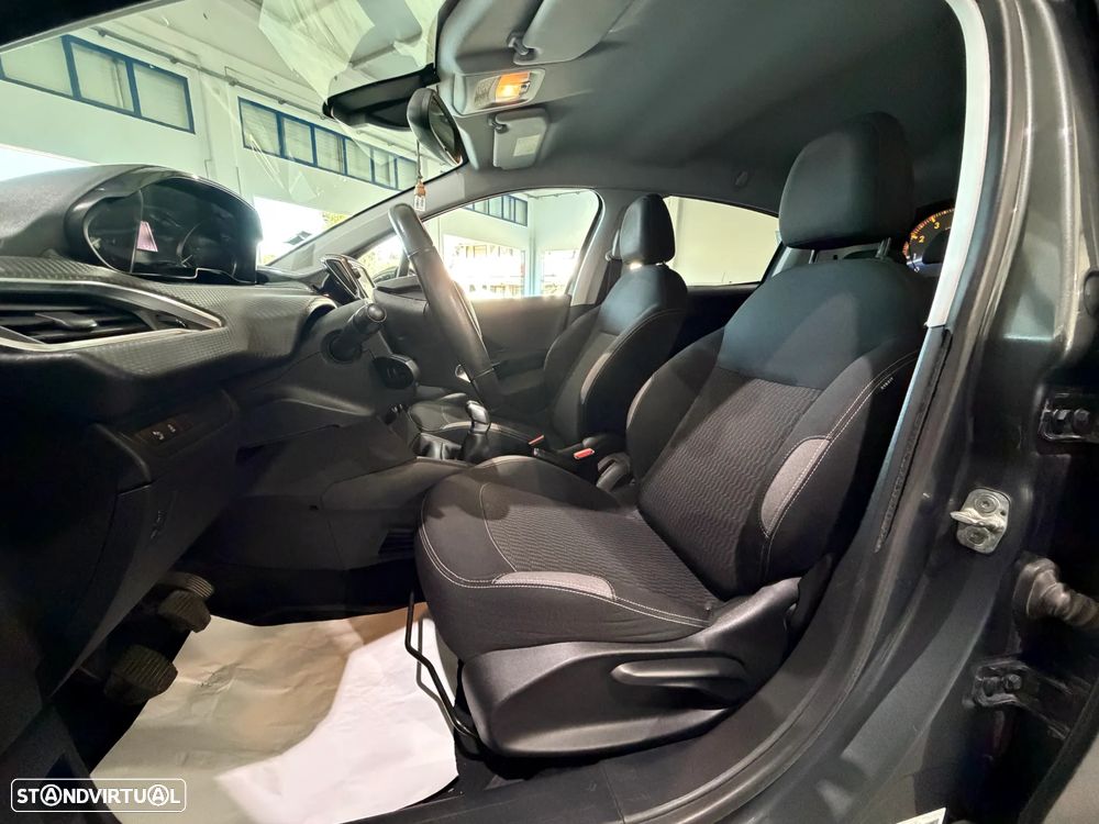 Peugeot 208 1.2 PureTech Style - 9