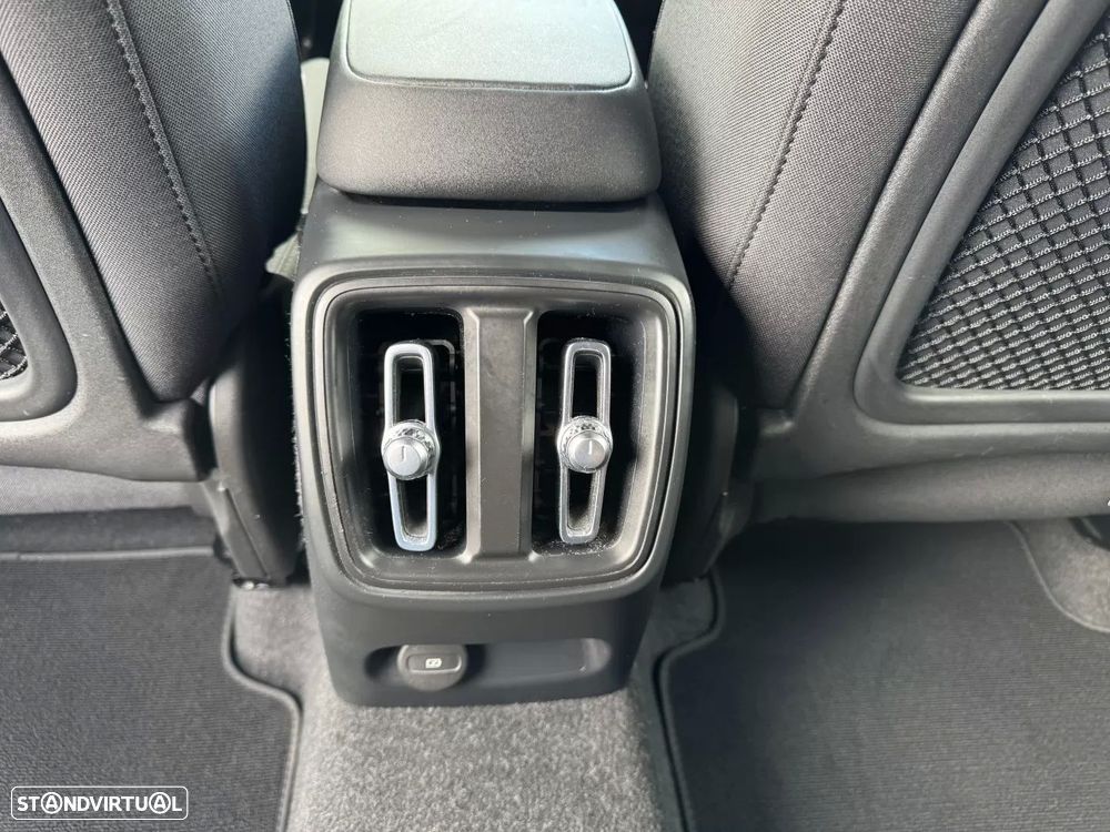 Volvo XC 40 Recharge Core - 36