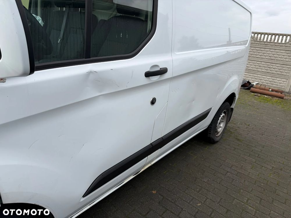Ford TRANSIT CUSTOM - 9