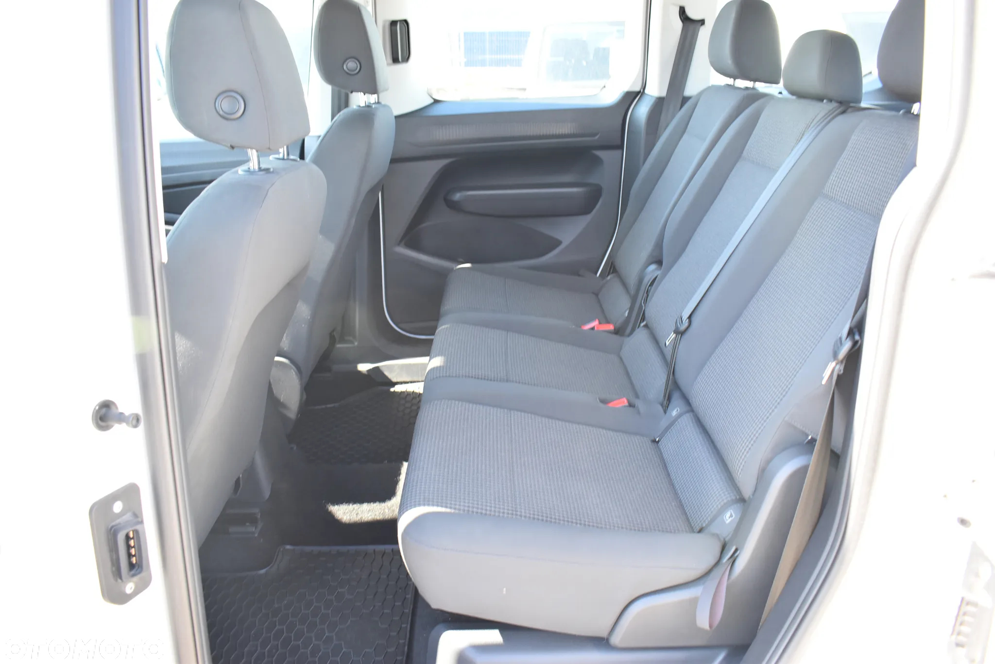 Volkswagen Caddy - 12