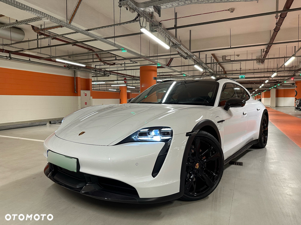 Porsche Taycan 4 Cross Turismo
