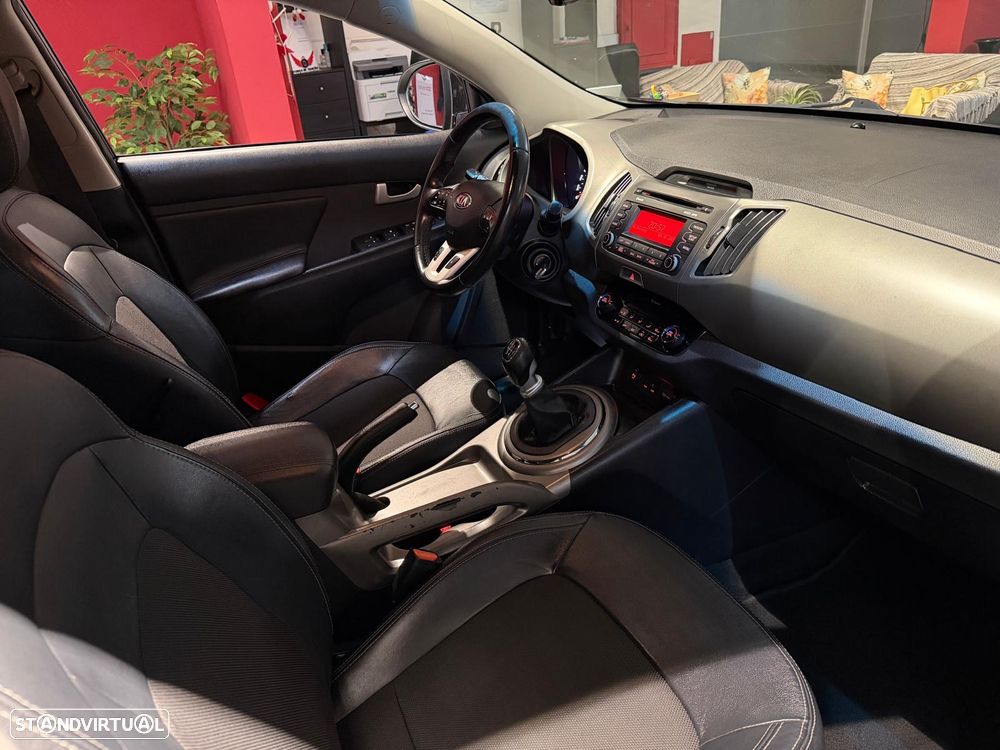 Kia Sportage 1.7 CRDI ISG More Edition - 10