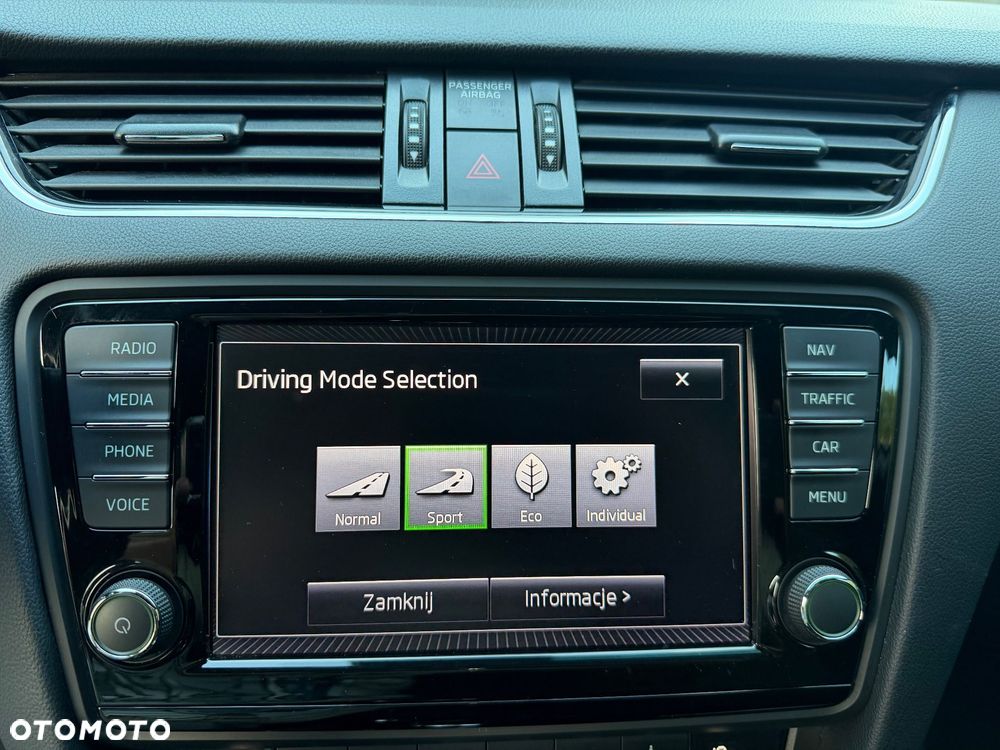 Skoda Octavia 2.0 TDI DSG RS - 23
