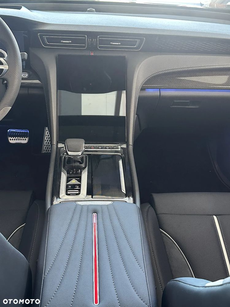 Hongqi H6 - 9