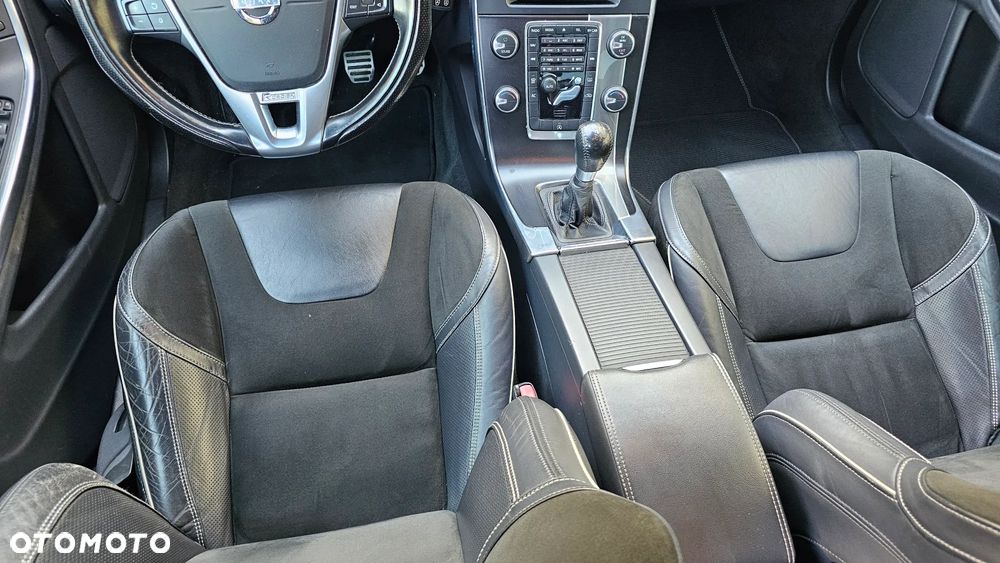 Volvo S60 T3 R-Design Summum - 31