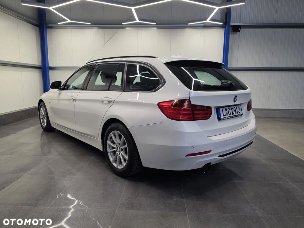 BMW Seria 3 316i Sport Line - 10