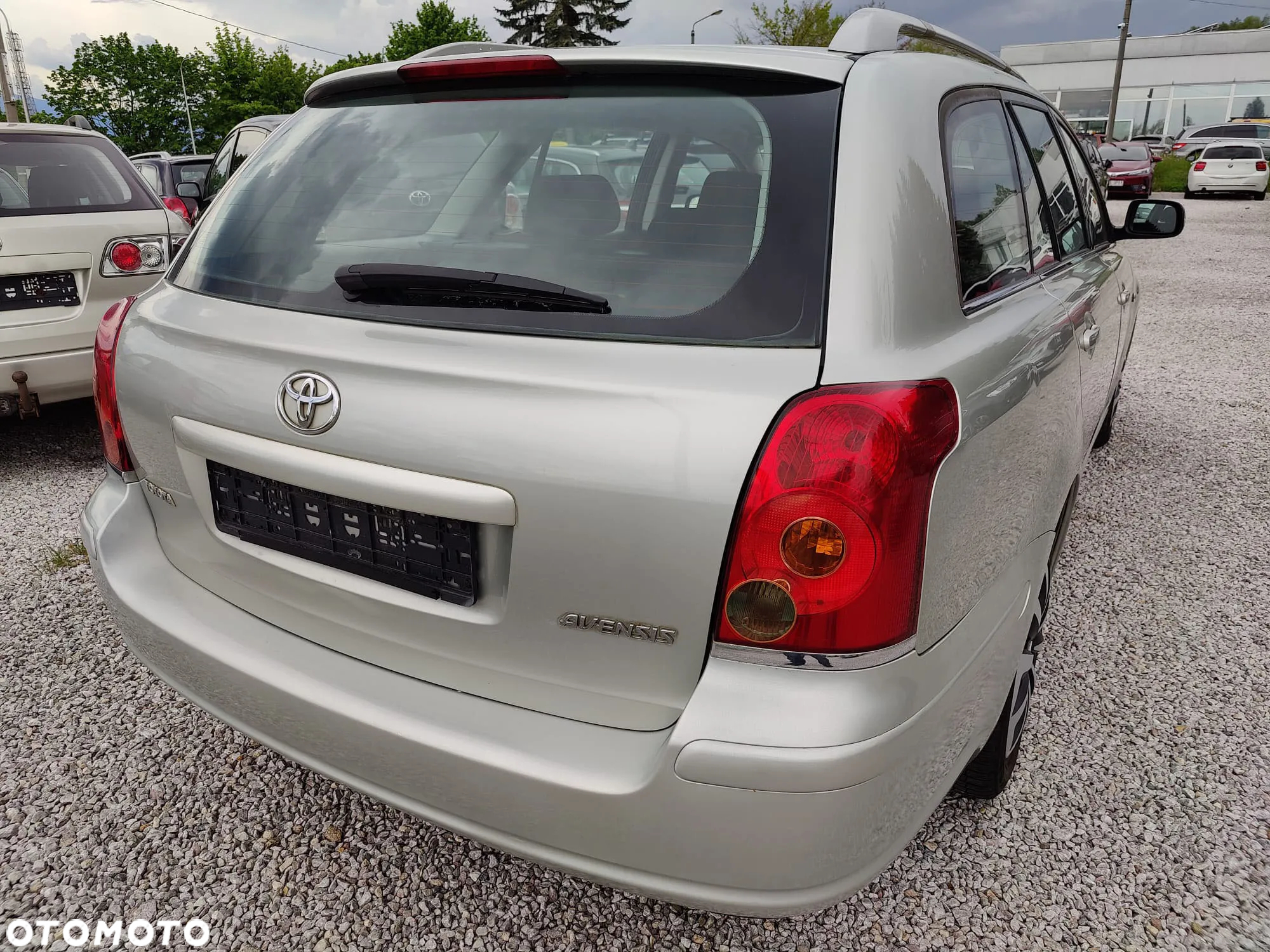 Toyota Avensis - 18