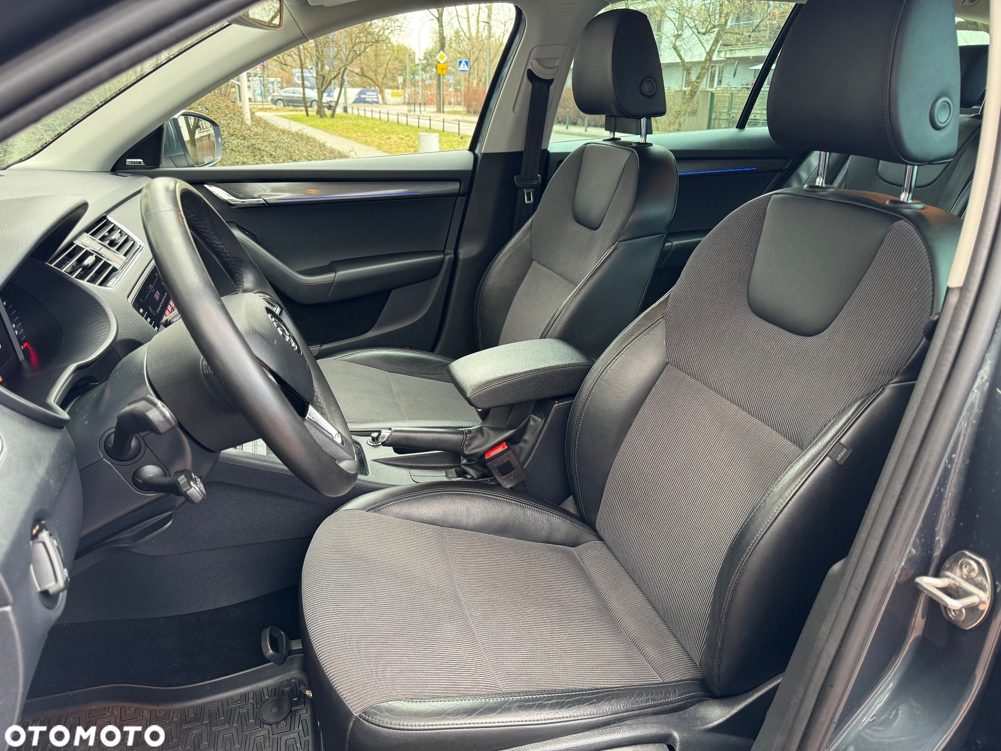 Skoda Octavia 2.0 TDI 4x4 DSG Premium Edition - 8