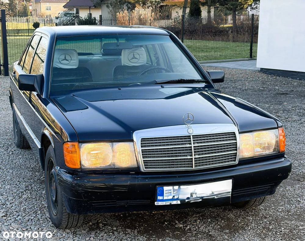 Mercedes-Benz W201 (190) - 1