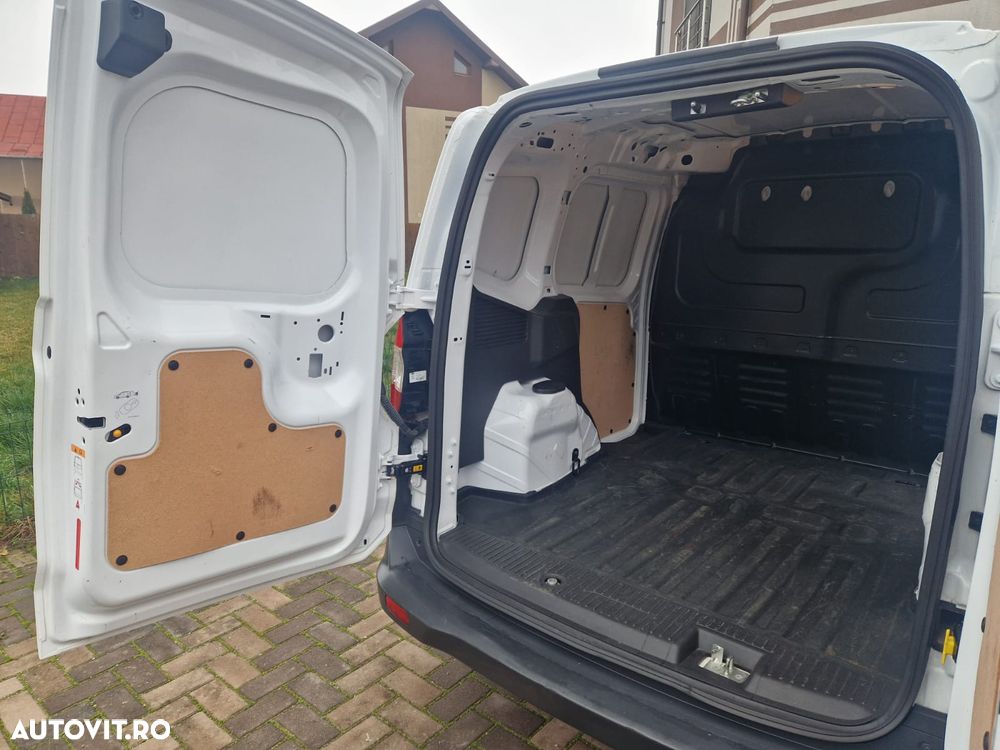 Ford Tourneo Courier - 24