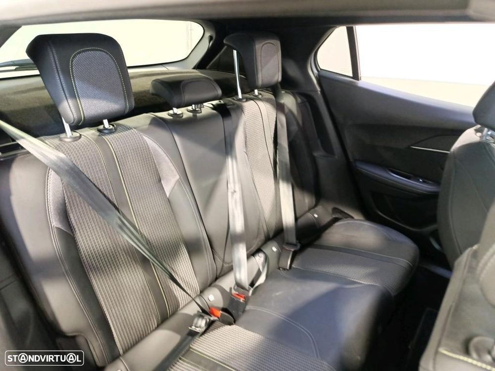 Peugeot e-2008 GT - 10