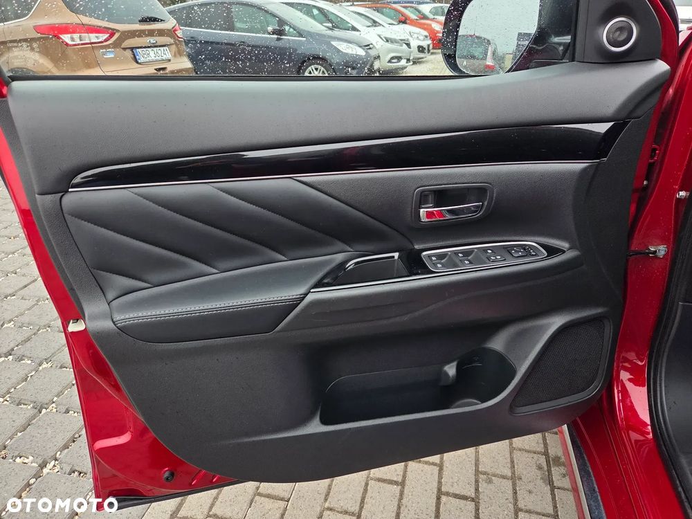 Mitsubishi Outlander - 36