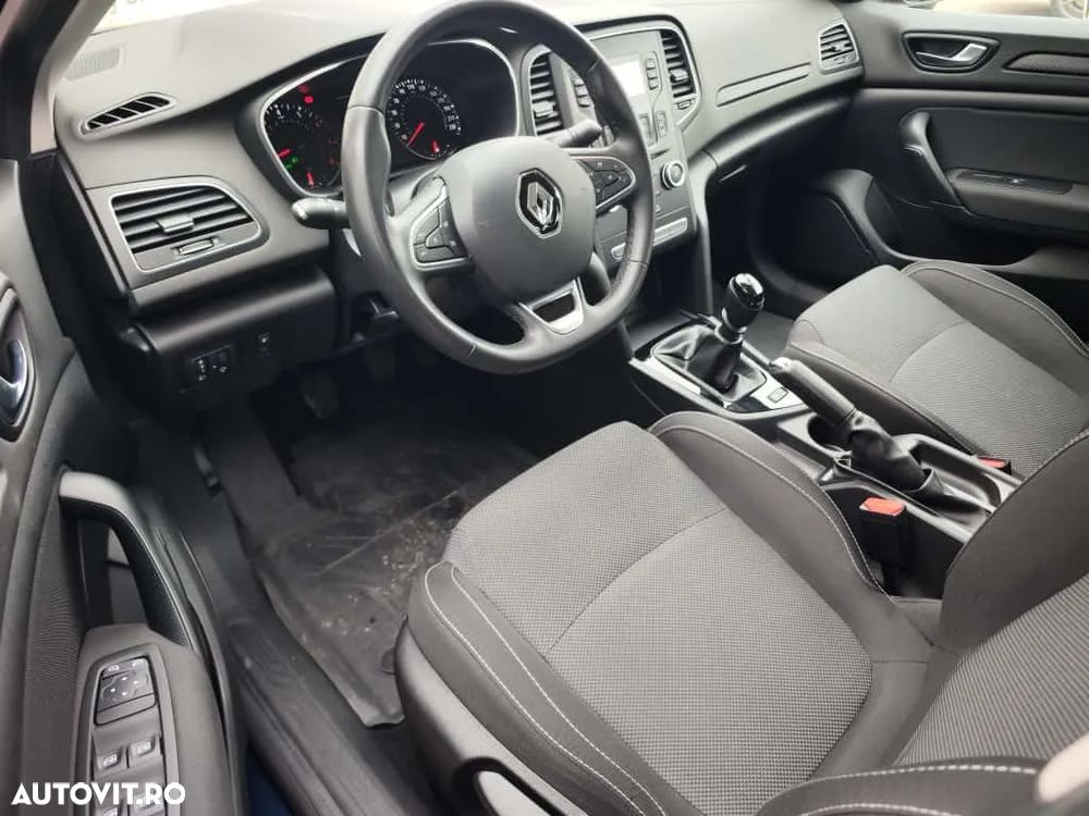 Renault Megane TCe 114 GPF Life - 9