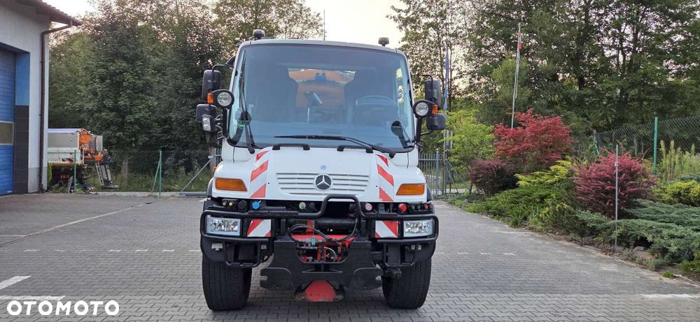 Unimog U 400 - 9