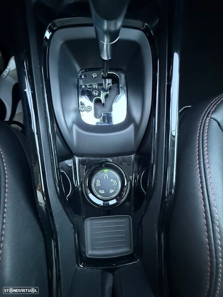 Peugeot 2008 1.2 PureTech GT Line EAT6 - 25