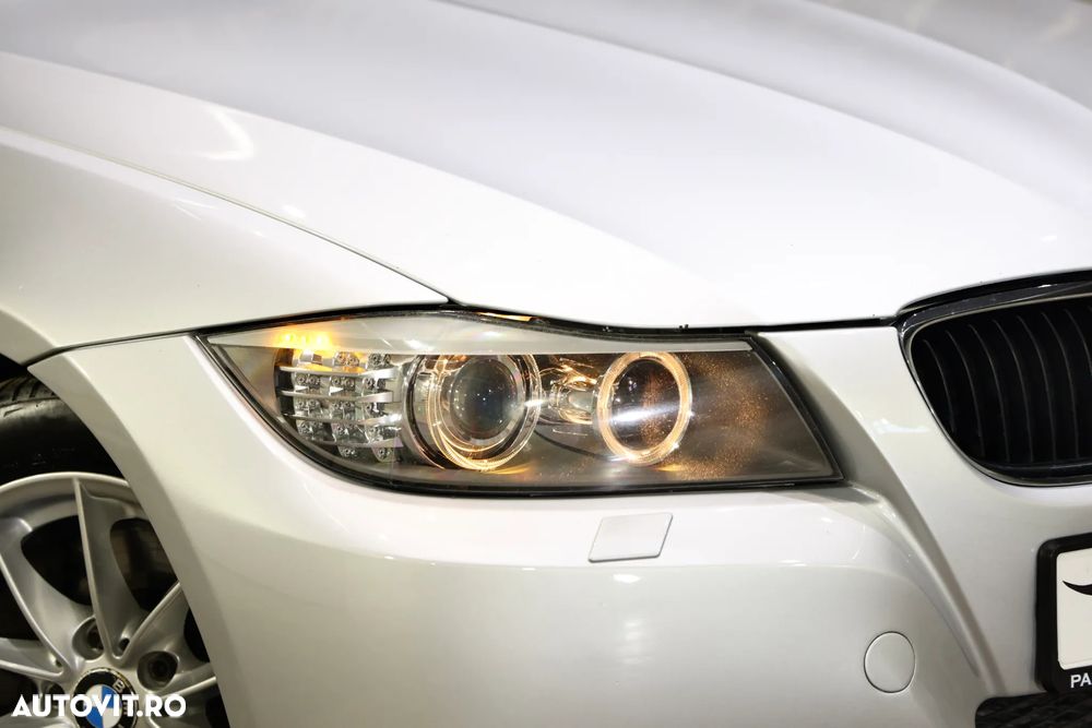 BMW Seria 3 320d - 33
