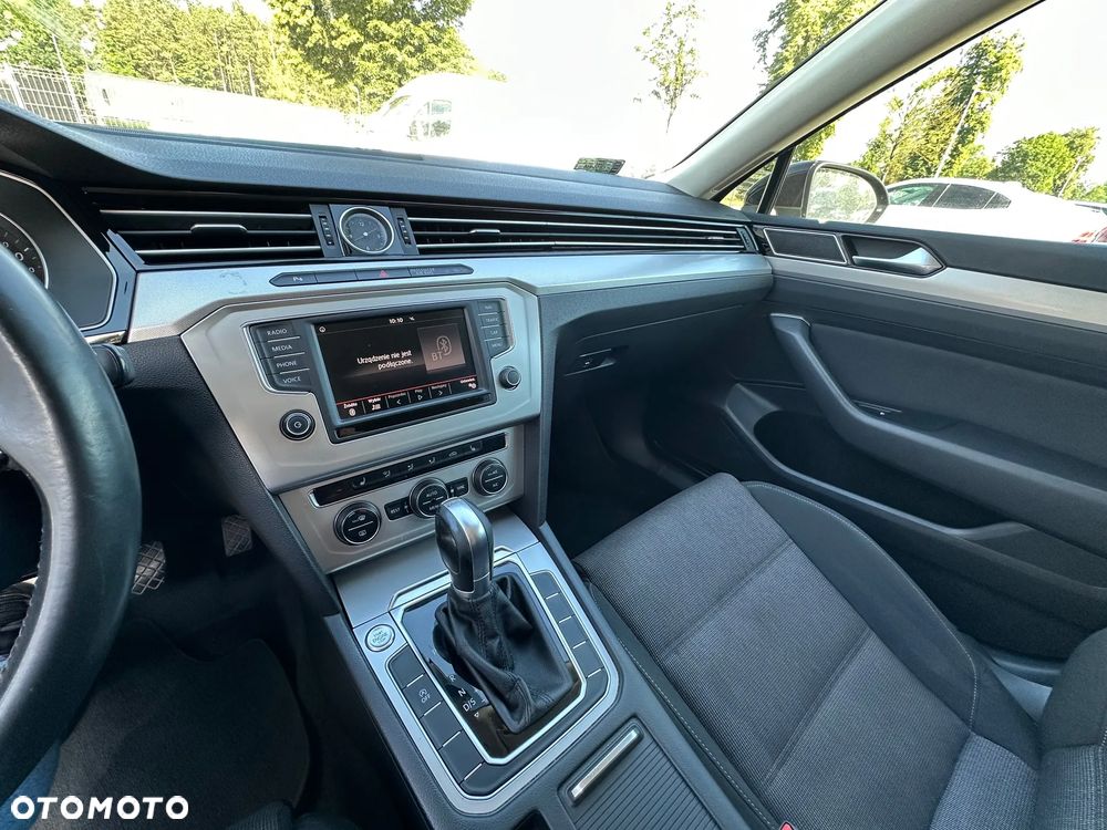 Volkswagen Passat - 13
