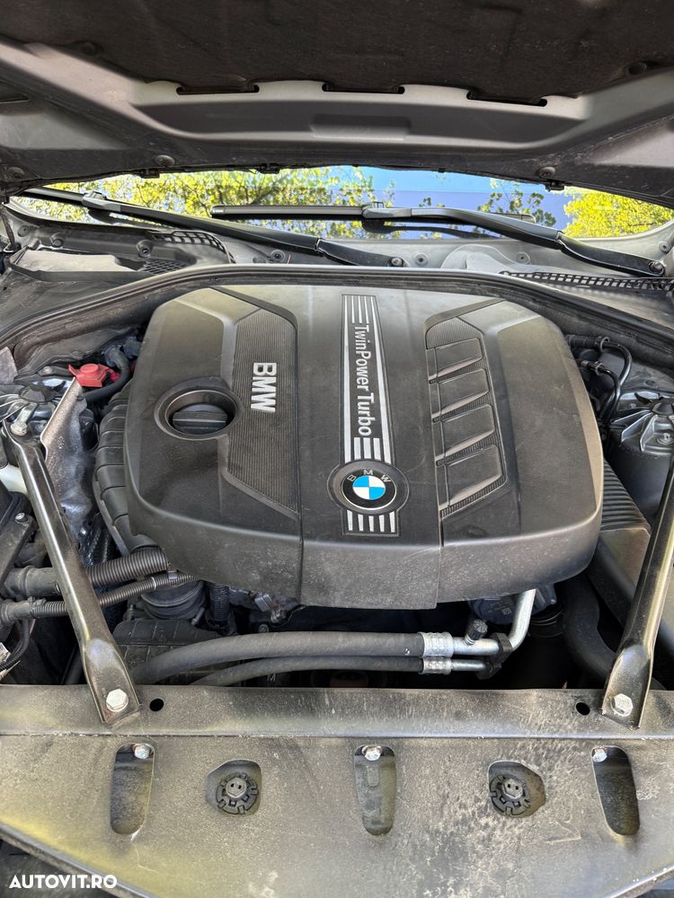 BMW Seria 5 525d xDrive AT - 12