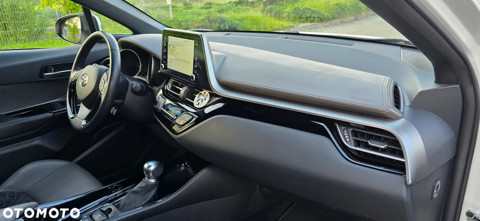 Toyota C-HR 2.0 Hybrid Executive - 8