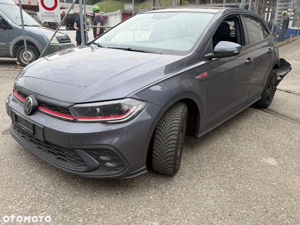 Volkswagen Polo - 2