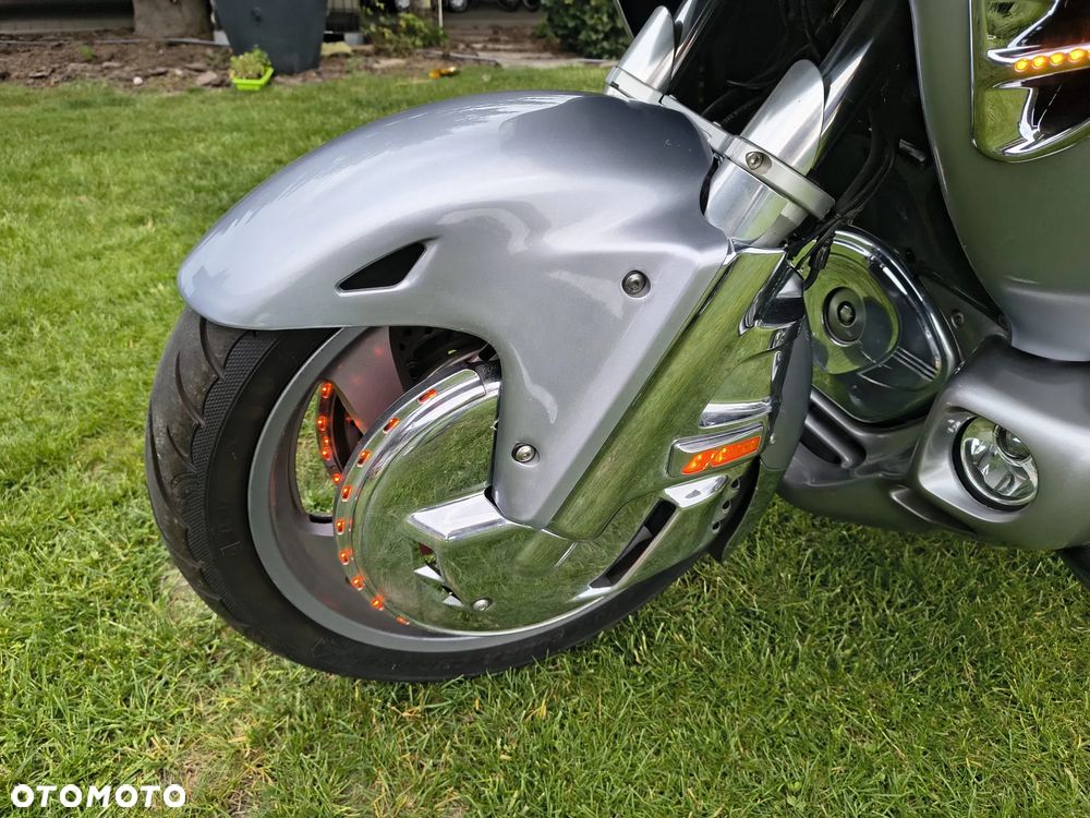 Honda GL - 9