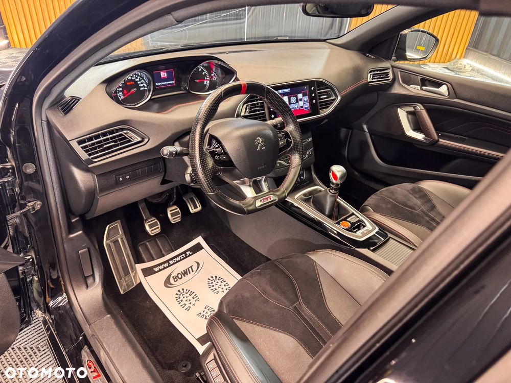 Peugeot 308 1.6 e-THP S&S GTi by Sport - 2