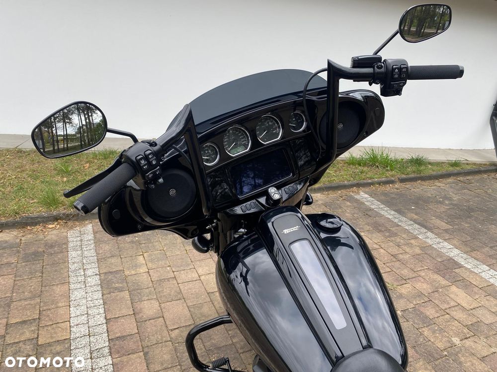 Harley-Davidson Touring Street Glide - 16