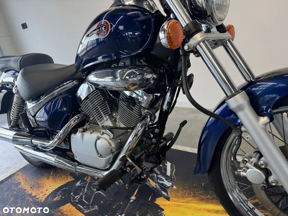 Suzuki Intruder - 9