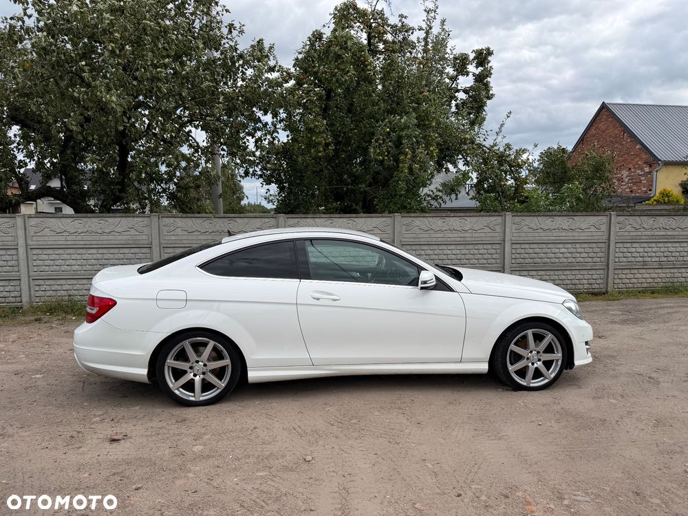 Mercedes-Benz Klasa C 220 CDI DPF BlueEFFICIENCY 7G-TRONIC Edition 1 - 7