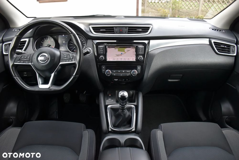 Nissan Qashqai 1.3 DIG-T N-Connecta - 24