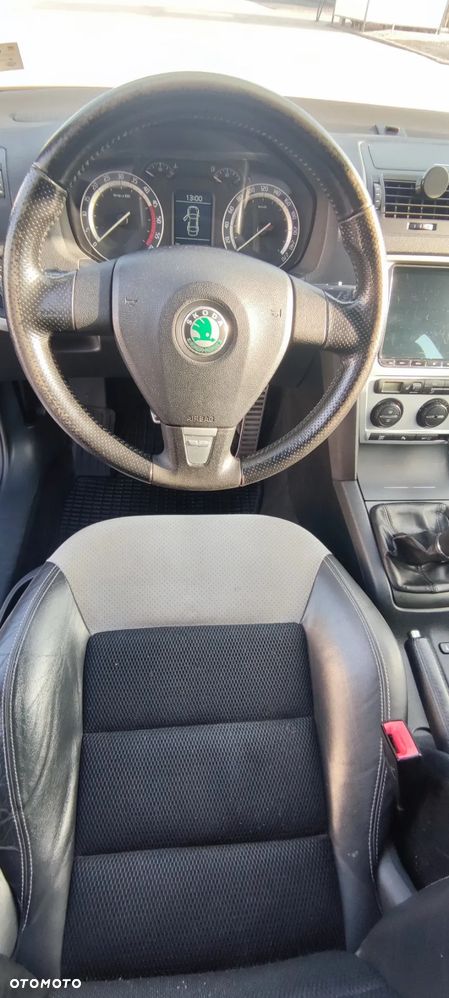 Skoda Octavia 2.0 TDI DPF RS - 10