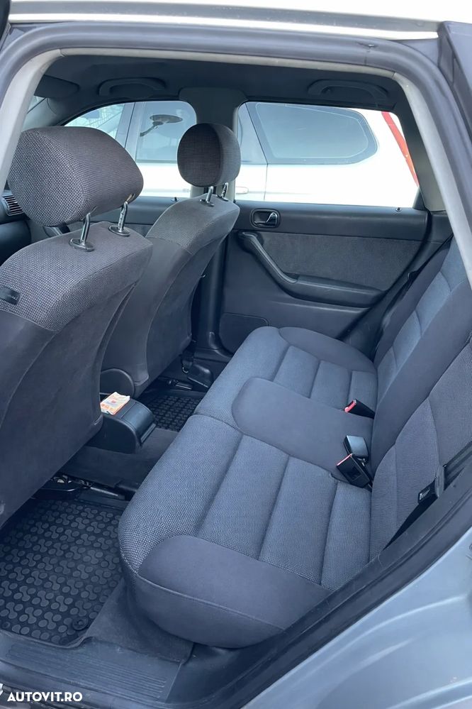 Audi A3 1.6 Attraction - 8