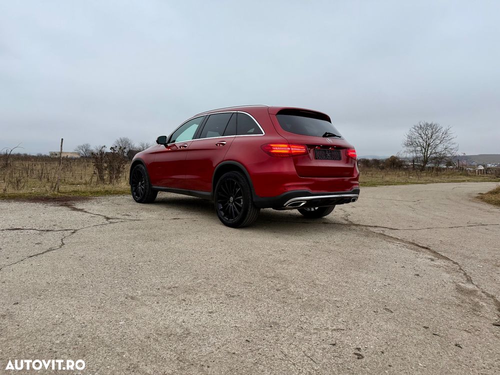 Mercedes-Benz GLC 300 4Matic 9G-TRONIC AMG Line - 10