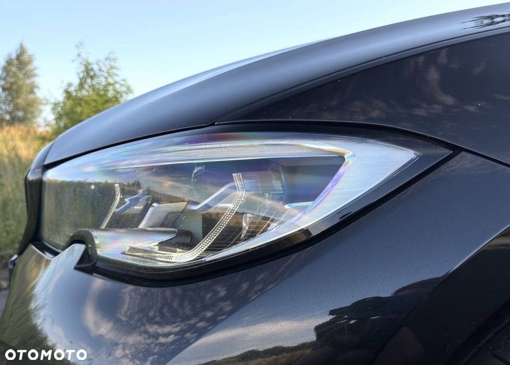 BMW Seria 3 320d Sport Line Shadow - 40