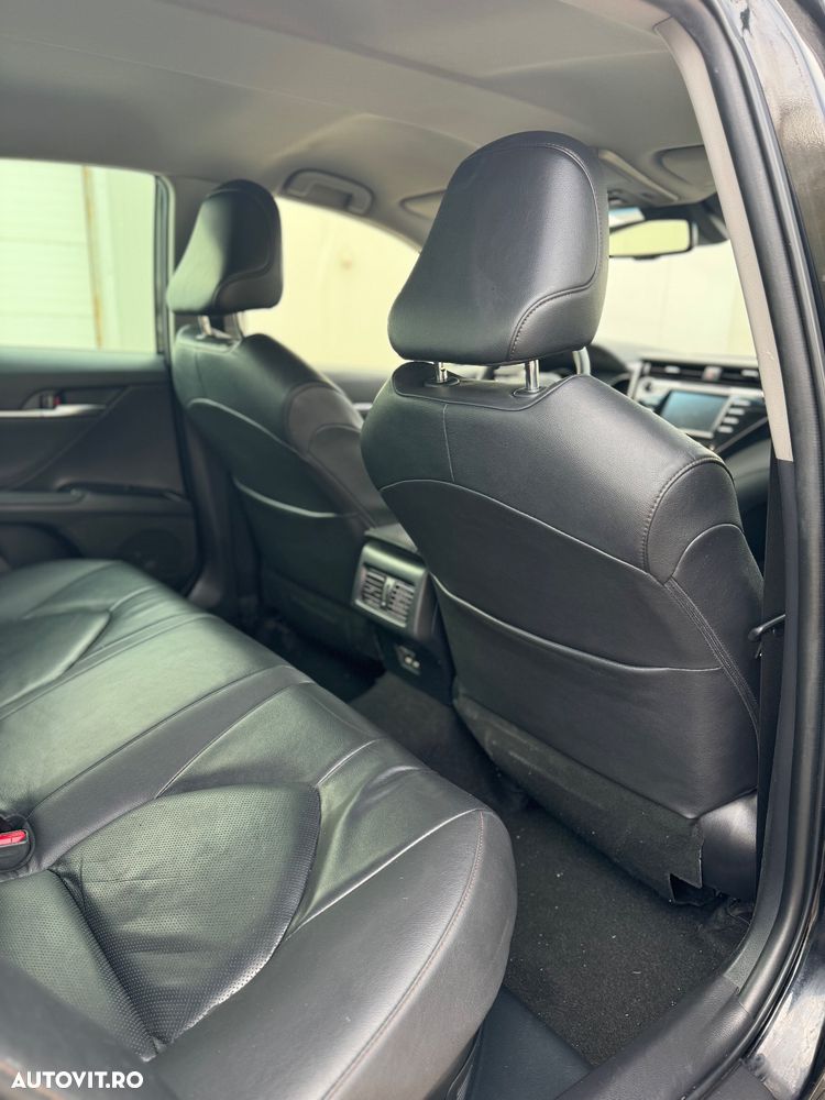 Toyota Camry Business Edition - 11