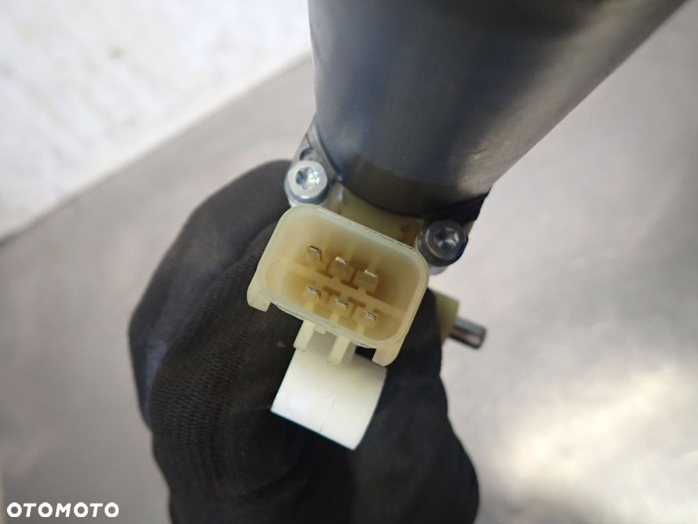 SILNICZEK SZYB PRAWY PRZÓD CHRYSLER GRAND VOYAGER V 2.8 - 4