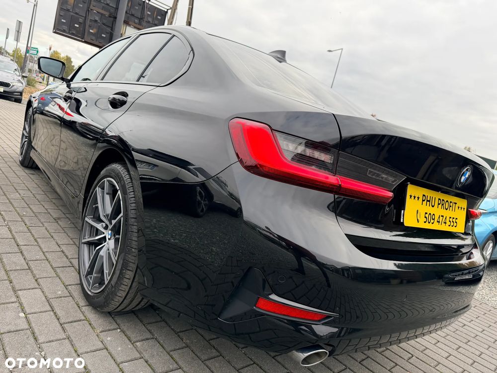 BMW Seria 3 318d M Sport - 11